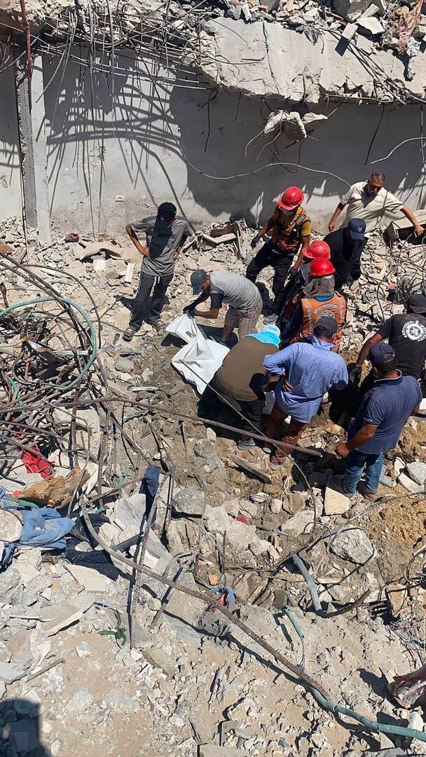 غزة.. 40 طفلا و38 امرأة بين القتلى و157 مفقودا بقصف إسرائيلي لمربع سكني