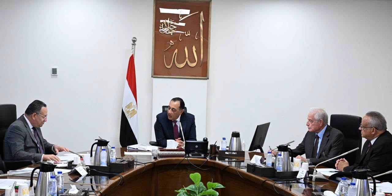 مدبولى يتابع ترتيبات عقد مؤتمر الهوية الوطنية بمكتبة الإسكندرية