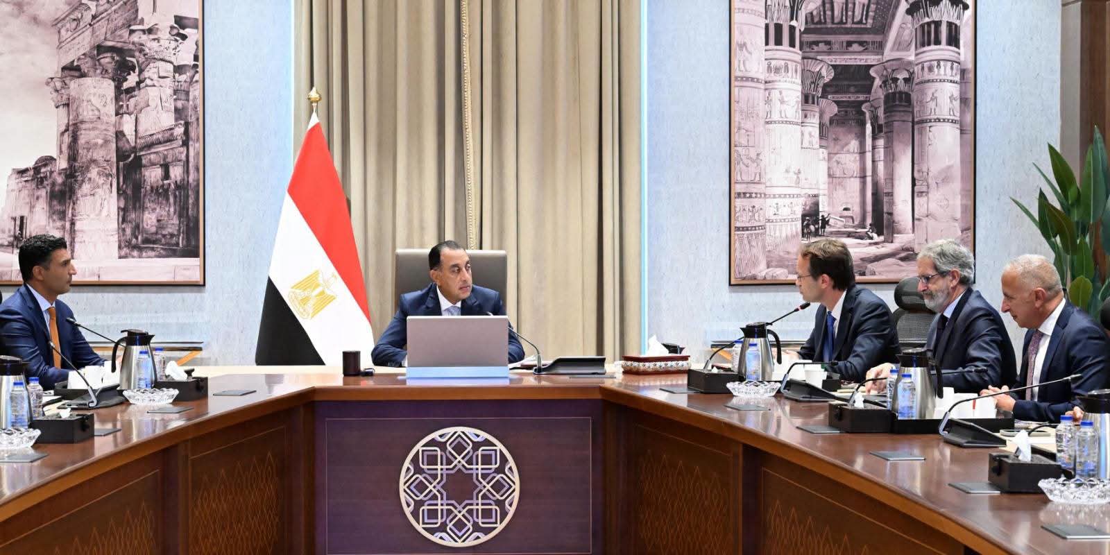 رئيس الوزراء يبحث مع رئيس 