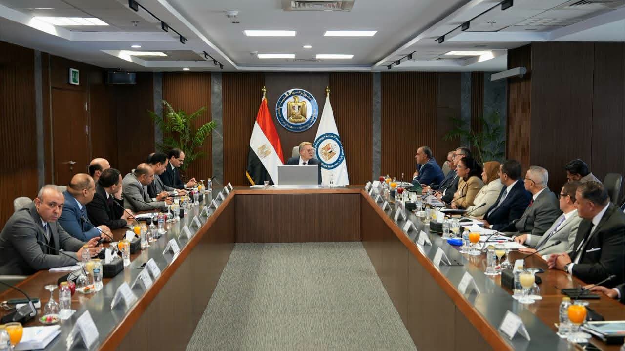 بدوى: تطوير معامل التكرير وشبكات النقل والتخزين يدعم تحول مصر إلى مركز إقليمي لتداول المنتجات البترولية