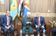 وزير الأوقاف يناقش رسالة دكتوراة حول دور التحول الرقمي في تحسين جودة الحياة الوظيفية