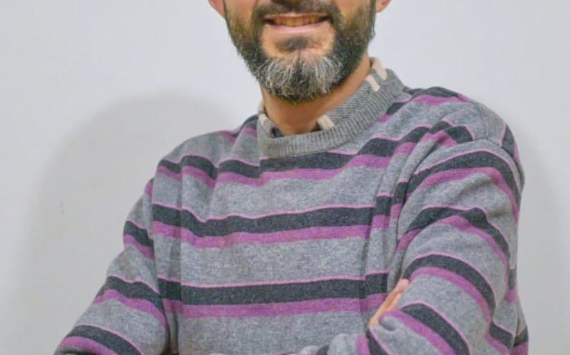 احمد العموشي يكتب.. صناعة المسرح