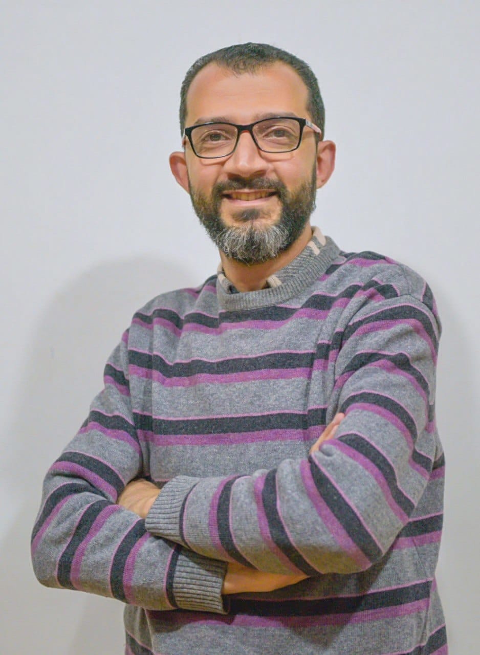 احمد العموشي يكتب.. صناعة المسرح