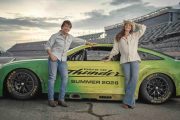 توم كروز يعلن عن عودة Days of Thunder بمشاركة آن هاثاواي